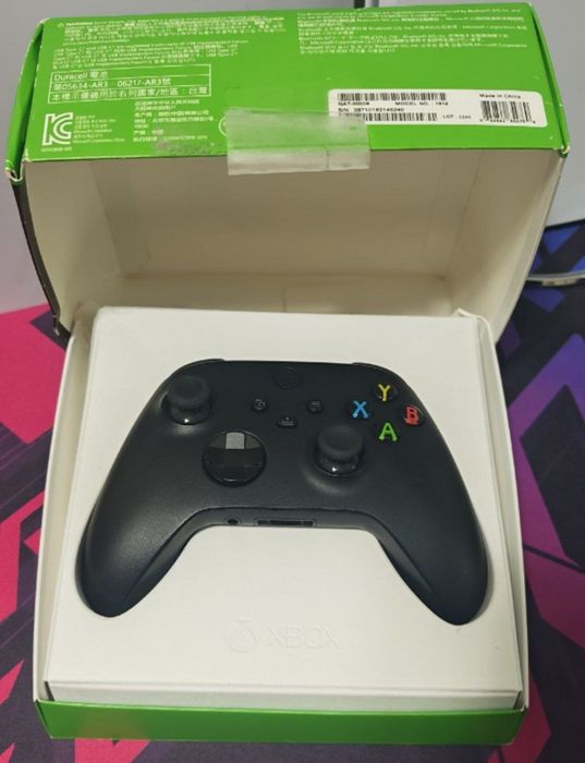 Xbox Series X Wireless Controller почти новый