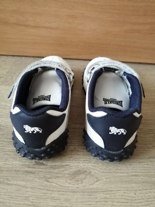 Маратонки за момче в отлично състояние, марка Lonsdale, 27 номер