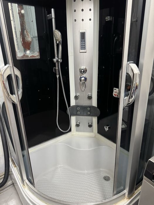 Душевая кабина в ванную