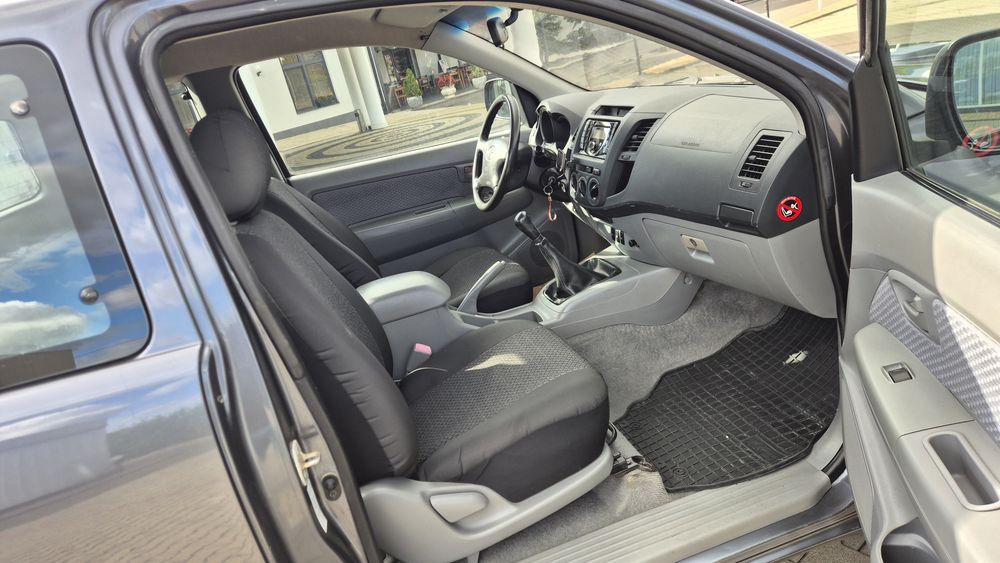 Toyota Hilux 2.5 D-4D Extra Cab – 2010 – 120 CP