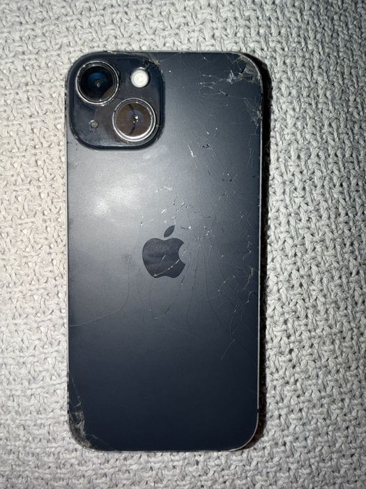 Vând iPhone 15, 128 GB, negru