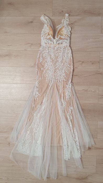 Vand rochie mireasa -  Natalia Vasiliev
Model: Heaven Garden WD21.12 u