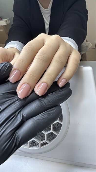 Маникюр и педикюр