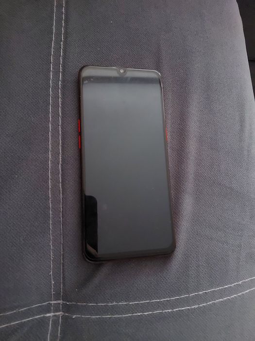 Продам телефон в нормальном состоянии