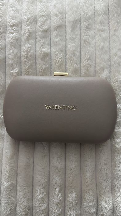 Оригинални чисто нови чантички Valentino