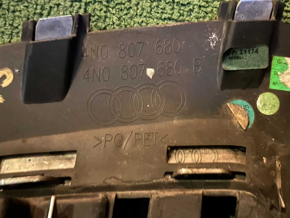 решетка дясна предна броня Audi A8 d5 мод 2017-2021 г. #027S.