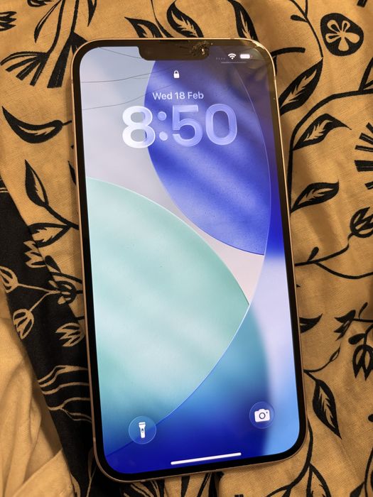 iPhone 14+ + 8 кейса 128 GB