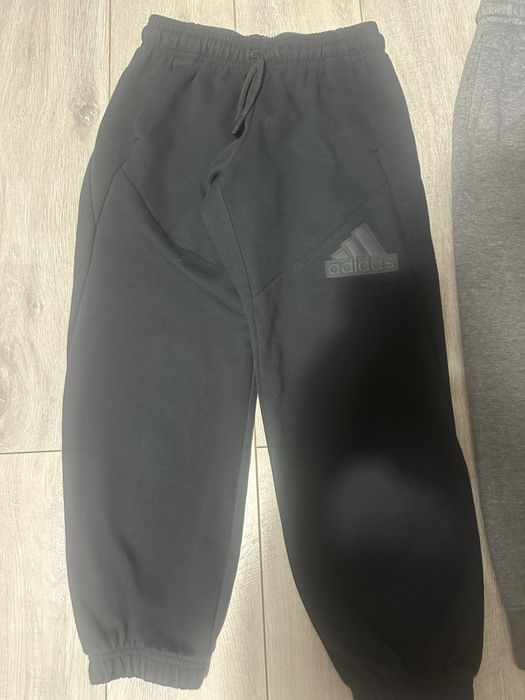 Pantaloni adidas si jordan , marimea 9 ani