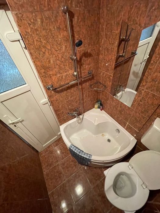 Ofer spre închiriere garsoniera la casa  in centru Sibiu