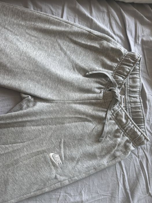 Сив анцуг Nike XS размер