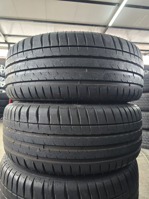 4 Броя 225/40/18 Michelin 7,5mm 24dot
