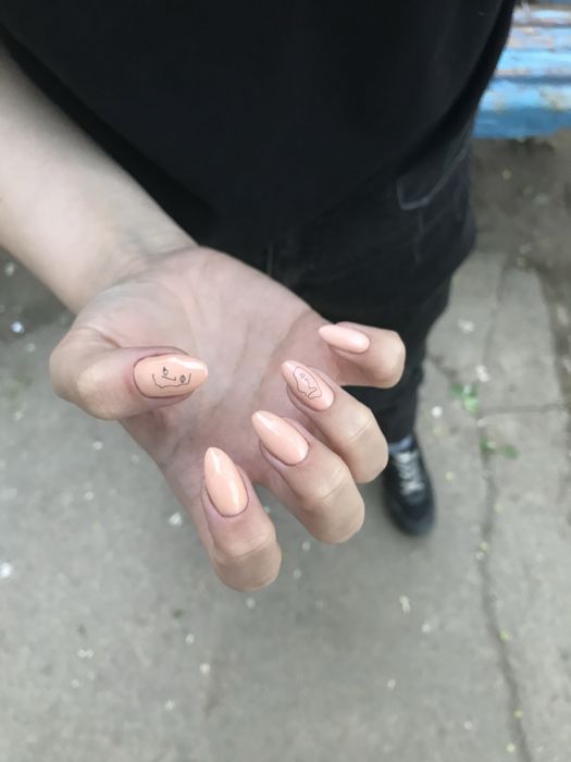 Маникюр/педикюр