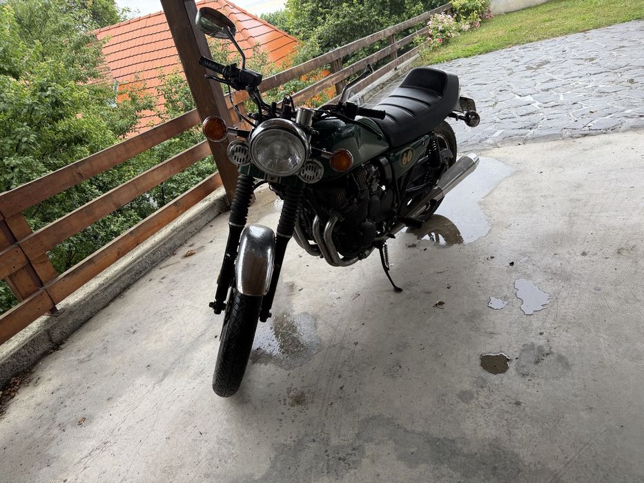 Yamaha xj550 cafe racer