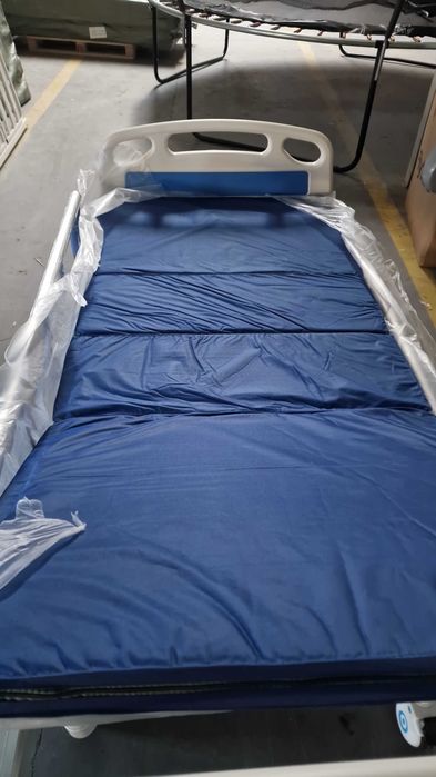 Pat de spital rabatabil profesional medical cu saltea,suport 200 kg, reglare spate și picioare, cu masuta si suport perfuzie - Dr.Denis