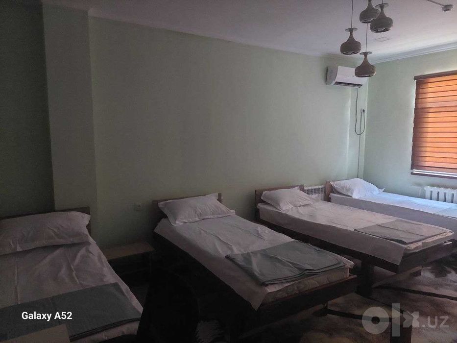 Хостел, Янги форматдаги хостел. Black and white hostel