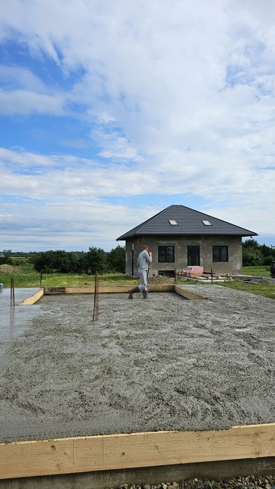 Construim Case la roșu, anexe, garaj, săpături si demolări