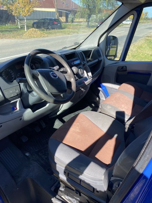 Camioneta basculabila (3 parti)