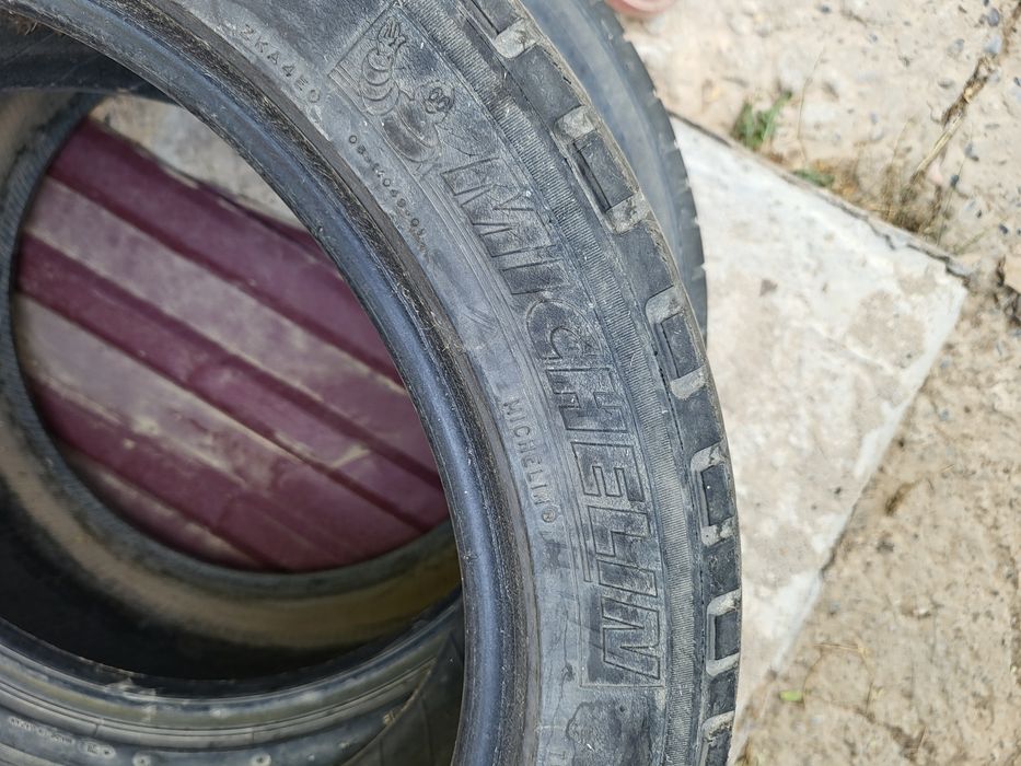 Автошина, б/у 235/45/17