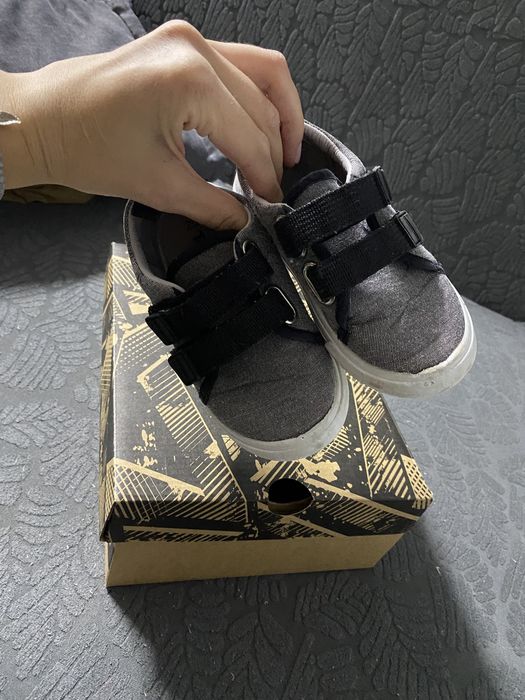 Кроссовки детские , кеды