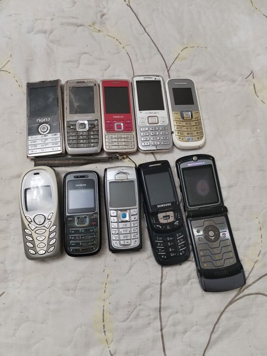 Продам телефоны Нокиа матаролла Самсунг