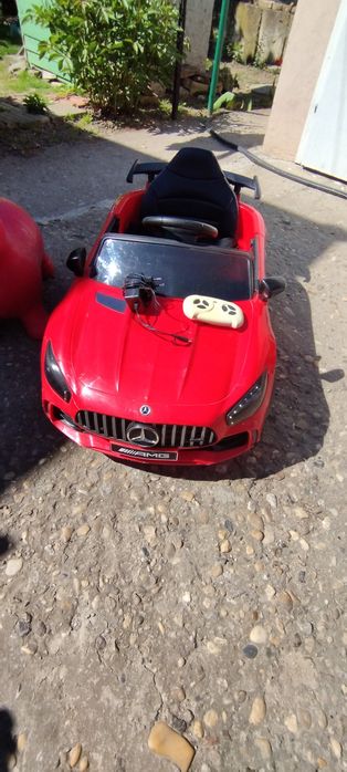 Детска кола на батерия