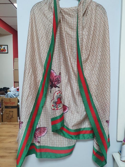 Шалове Acne Studio, Dior.Louis Vuitton,Burberry Tommi Hilfiger