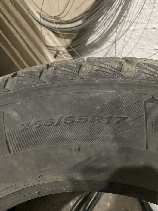 Зимние шины 265/65/17