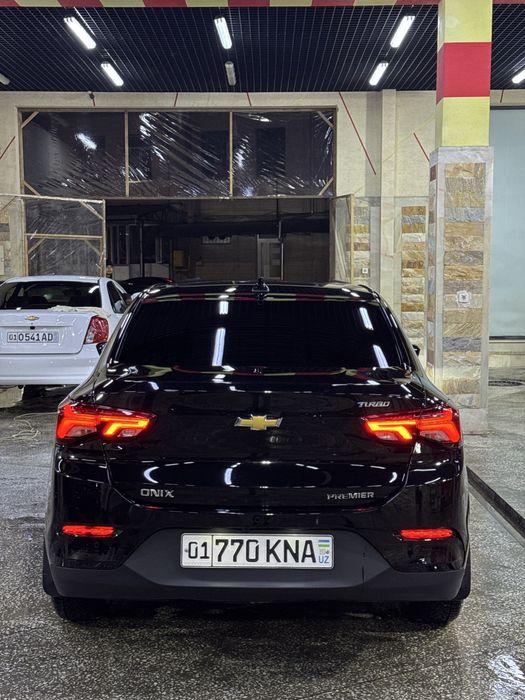 Chevrolet onix primer plus