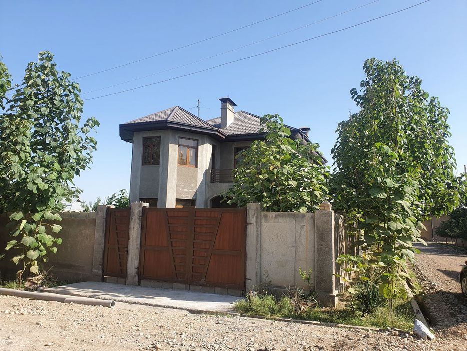 Ховли 2 каватли уй сотилади