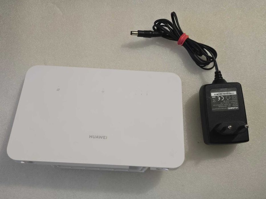 Router Wireless 4G Huawei CPE 3 B530-F224, 4G+ LTE Cat 7, Dual-Band AC1300 (400+867 Mbps)