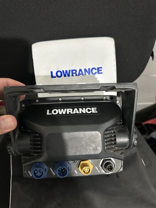 Lowrance HDS-5 + StructureScan LSS-1 + сонда – пълен комплект
