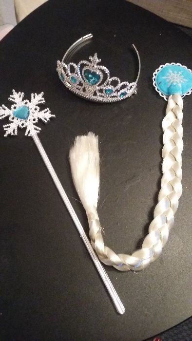Accesorii Elsa : Coronita, bagheta și coada de Elsa, noi