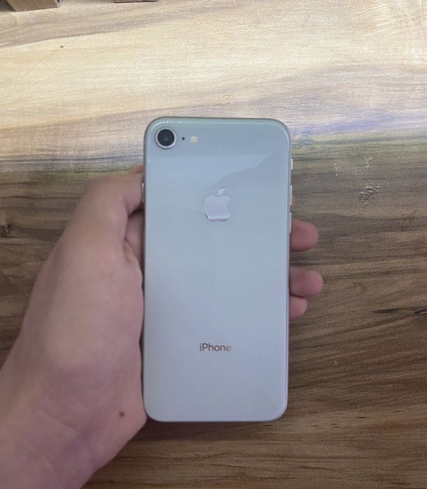 Айфон 8 64гб Отличном состояний