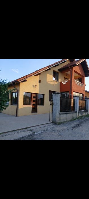 Casă de vânzare str. Câmpului (cartier Trivale) - 232 mp construiți, 530 mp teren