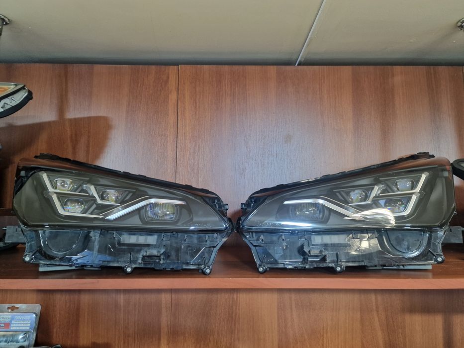 Фара оригинал Lexus NX200