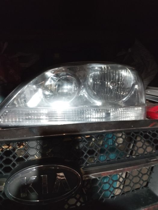 Ляв фар за kia sorento и решетка