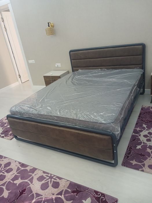 Krovat HOMFA металлический (shouroom bor )