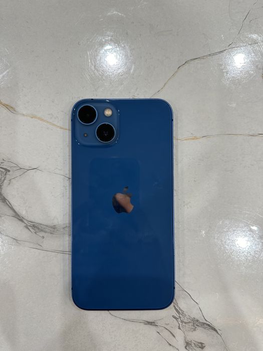 Айфон 13 коробка есть