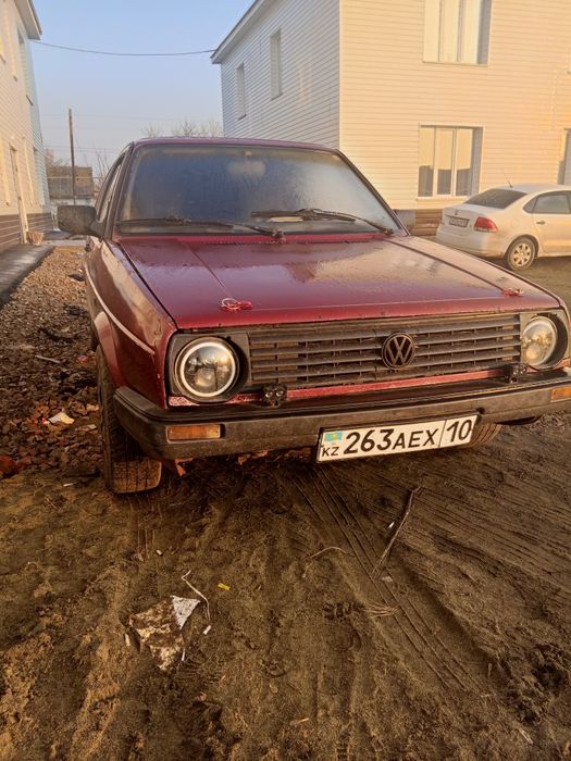 Фольксваген гольф 2  1.8 моно.