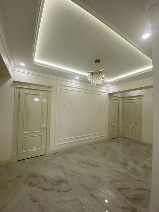 Люстра фактически новая