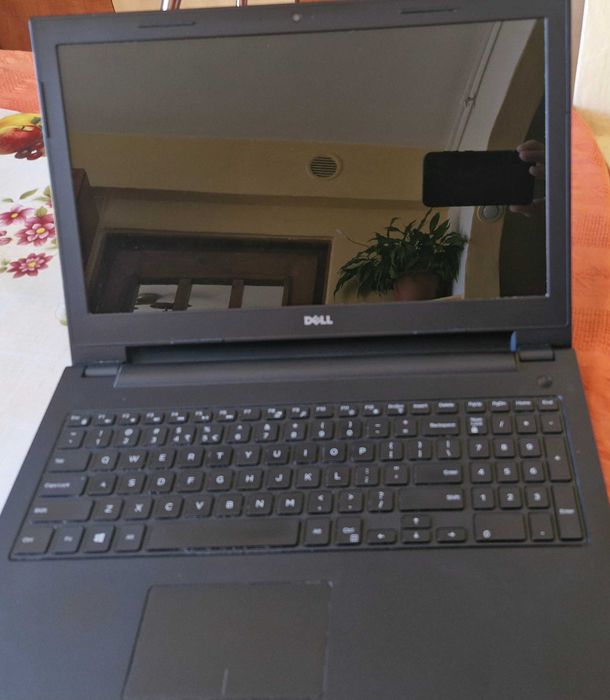 Laptop Dell Inspiron 15.6" i5-5200U 8GB RAM 500GB HDDGeForce820M 2GB