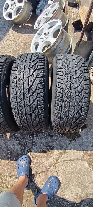 Зимни Гуми 225/50/17