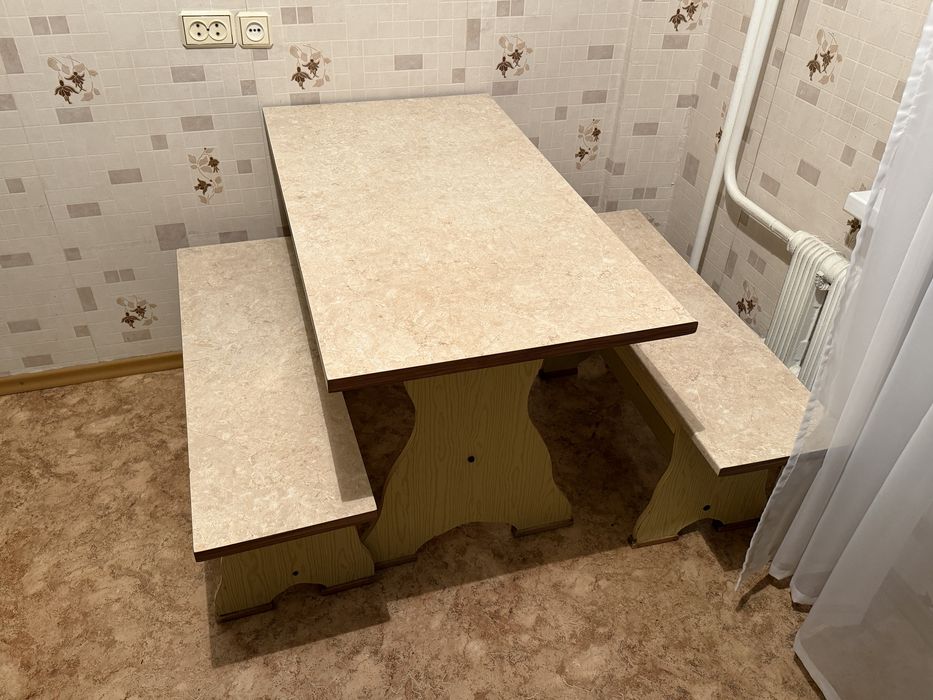Стол со стулями самовывоз