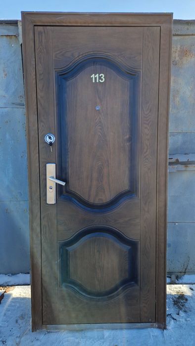 Продам входную дверь