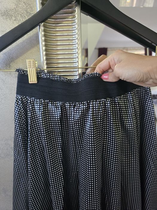 Fusta lejeră, cu buline, din satin, brand de lux PNK casual