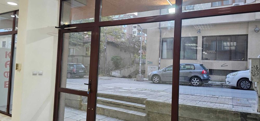 Търговско помещение под наем, кв.Левски