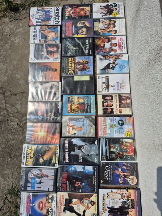 Vând 60 casete video VHS originale colectie filme,SF,Documentare & animație