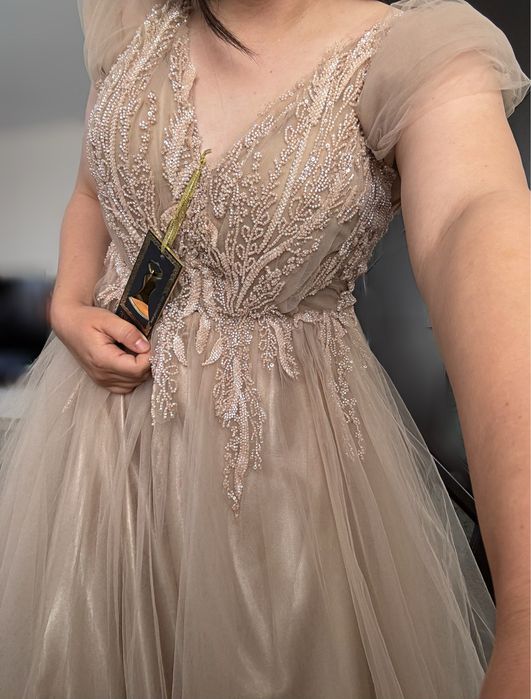 Официална рокля с тюл