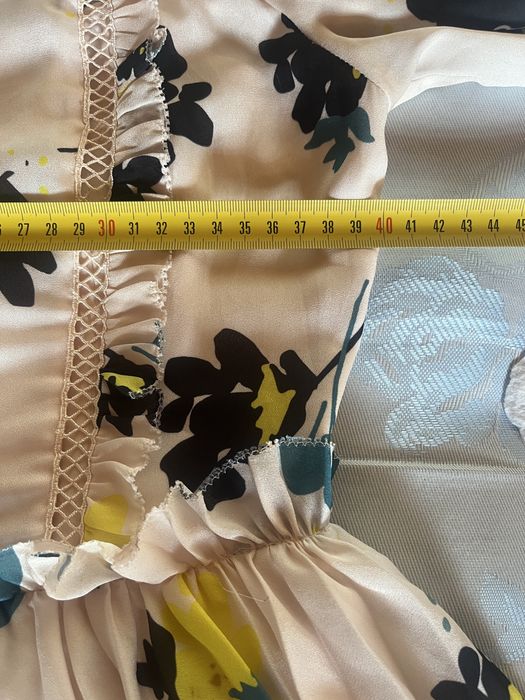 Self-Portrait, rochie căptușită, super fluidă, roz pal cu motiv floral