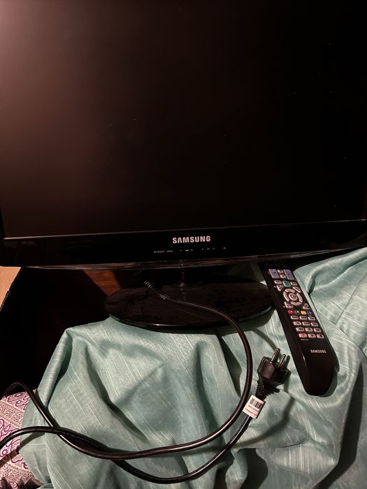 Телевизор  24 инча